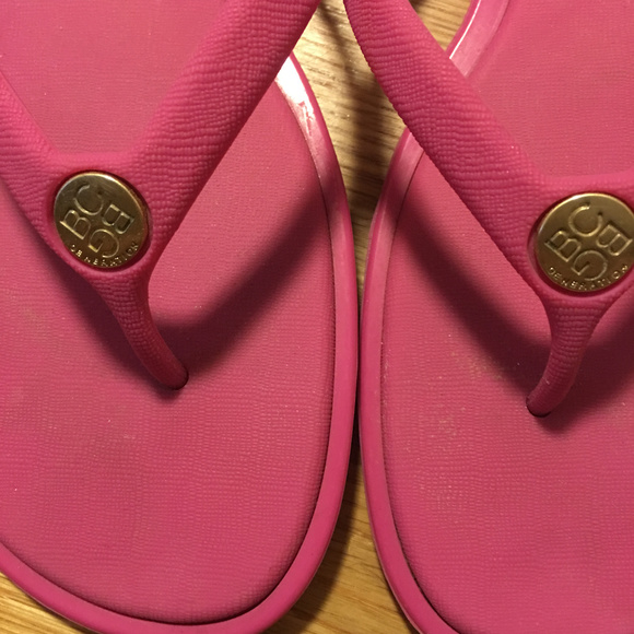 BCBG Flip Flops - Picture 3 of 4